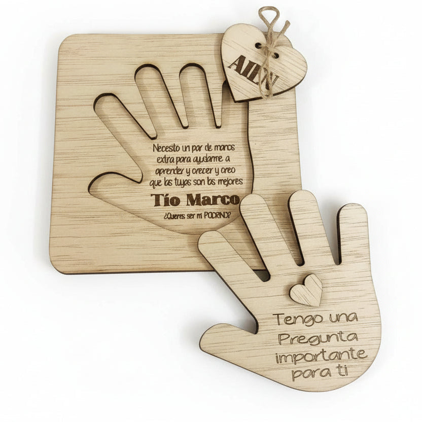 Regalo personalizado para pedir padrino o madrina en madera con forma de mano